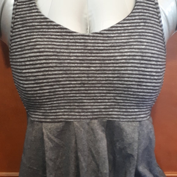 Lululemon power technique tank size 6 belly hider - Picture 4 of 8